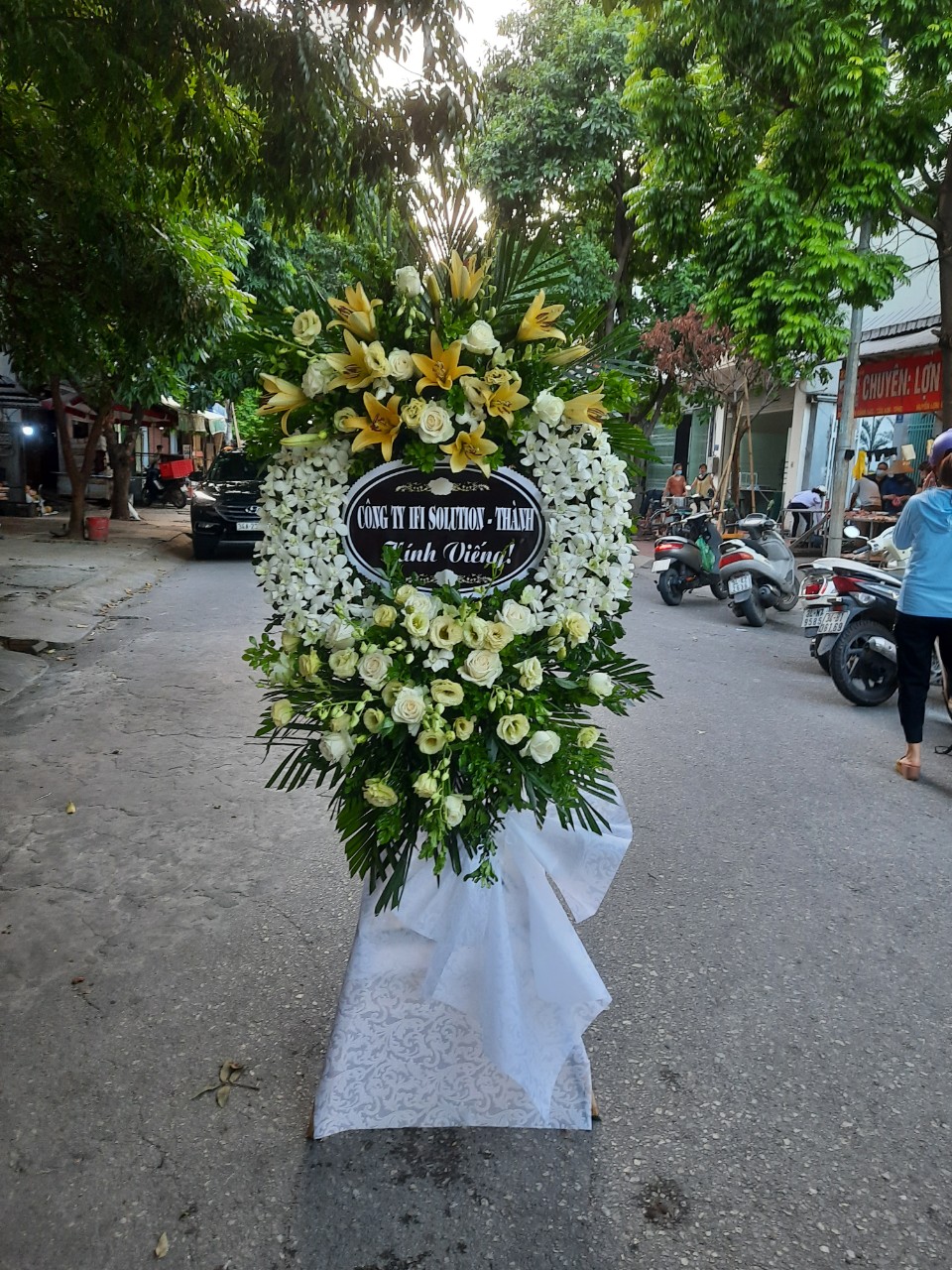 Hoa chia buồn CB30